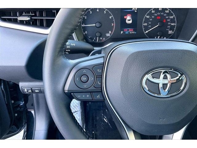 2025 Toyota Corolla Hatchback SE
